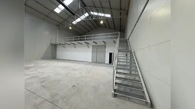 A galéria a földszintről fotózva